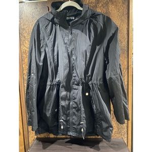Lightweight rain jacket